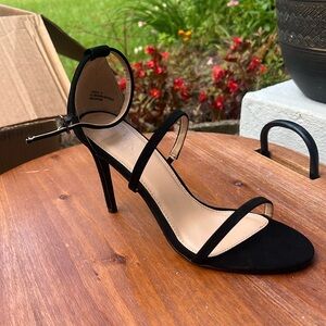 Black Heel - Never Worn